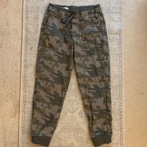 Vanilla Star Camouflage Joggers - Size M